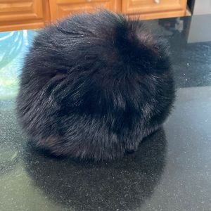 Real-fur hat w/ suede interior black vintage 1970s can shape for different looks